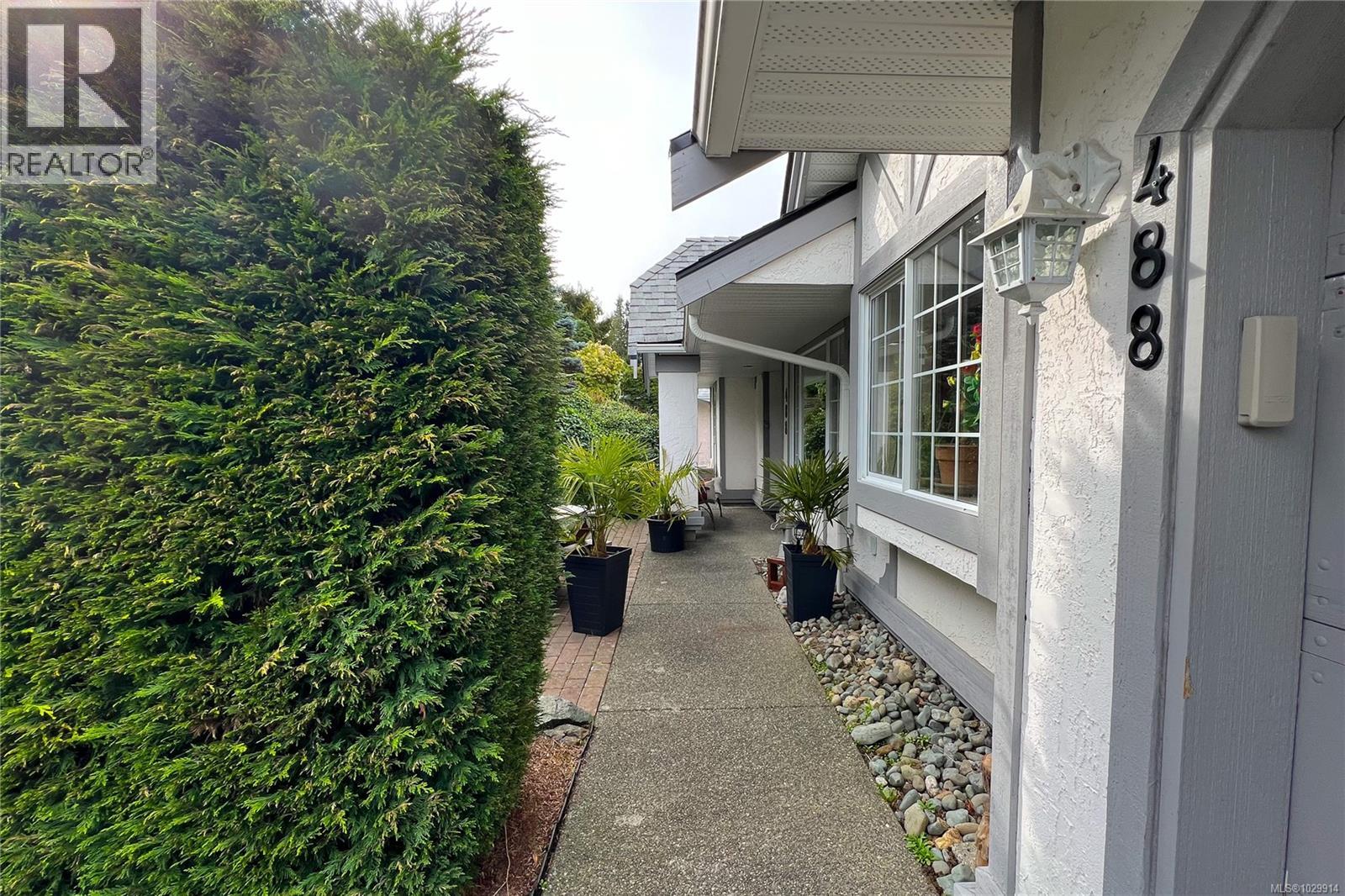 488 SEAVIEW WAY - 55