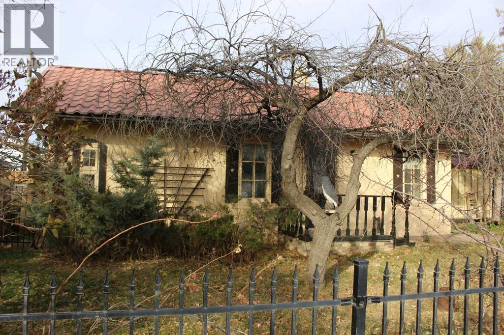 
          118 Jamieson Avenue
            <br/>
            <span>Picture Butte</span>
            , 
            <span>AB</span>
             <span>T0K1V0</span>
         - Photo 8