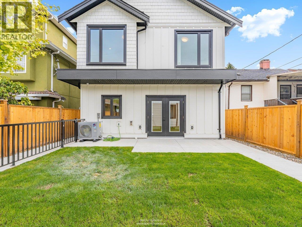 2 4257 KNIGHT STREET, Vancouver