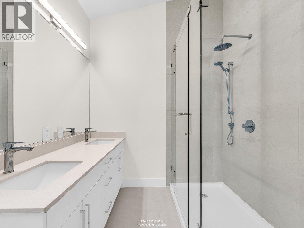 2 4257 KNIGHT STREET, Vancouver