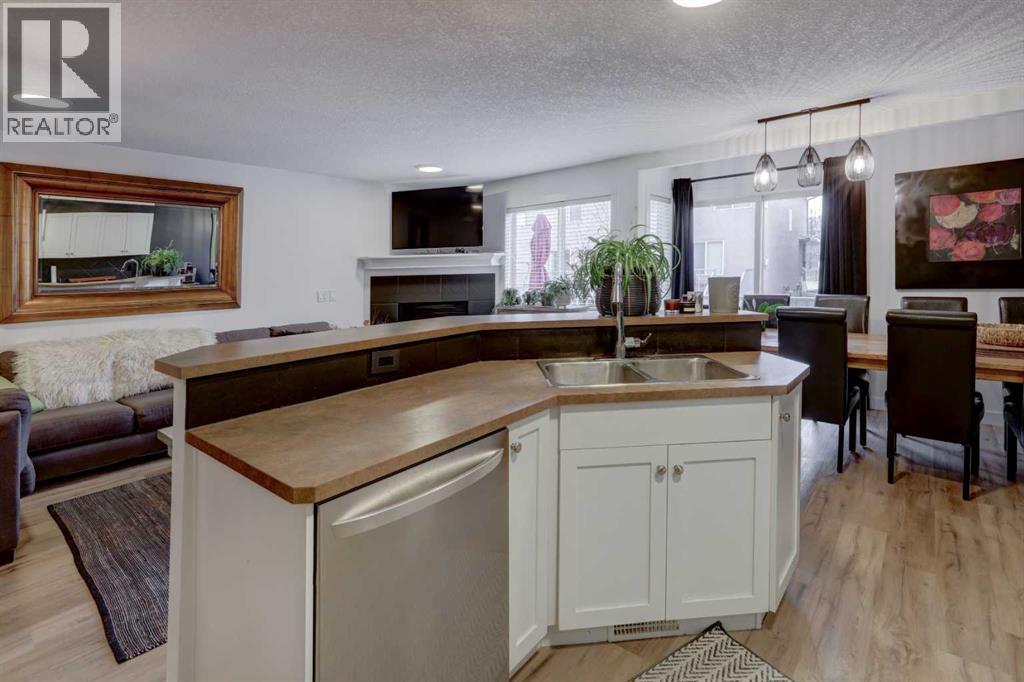 Single Family House for Sale in  Royal Crest Point NW Royal Oak Calgary 