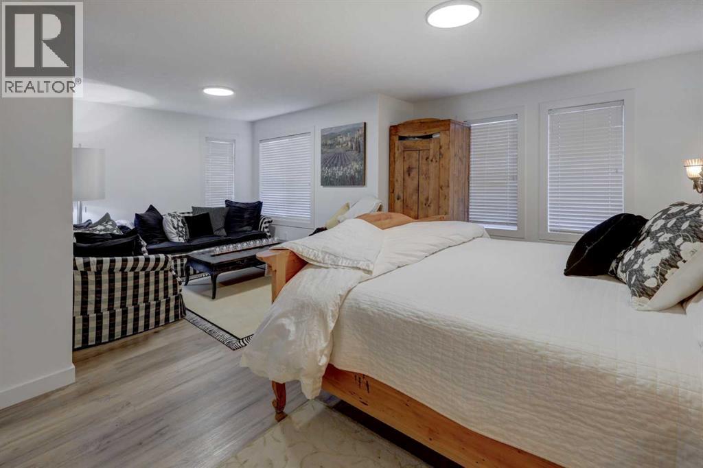 Single Family House for Sale in  Royal Crest Point NW Royal Oak Calgary 