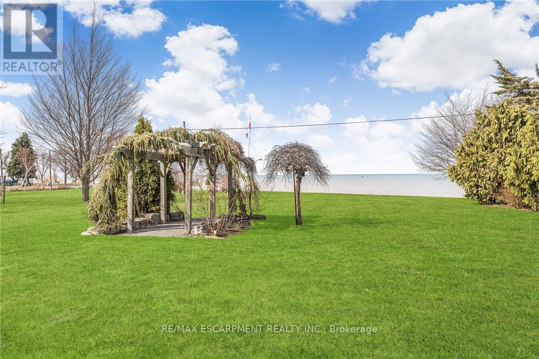 3503 LAKESHORE ROAD - 37