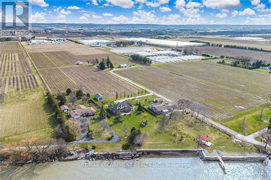 3503 LAKESHORE ROAD - 5