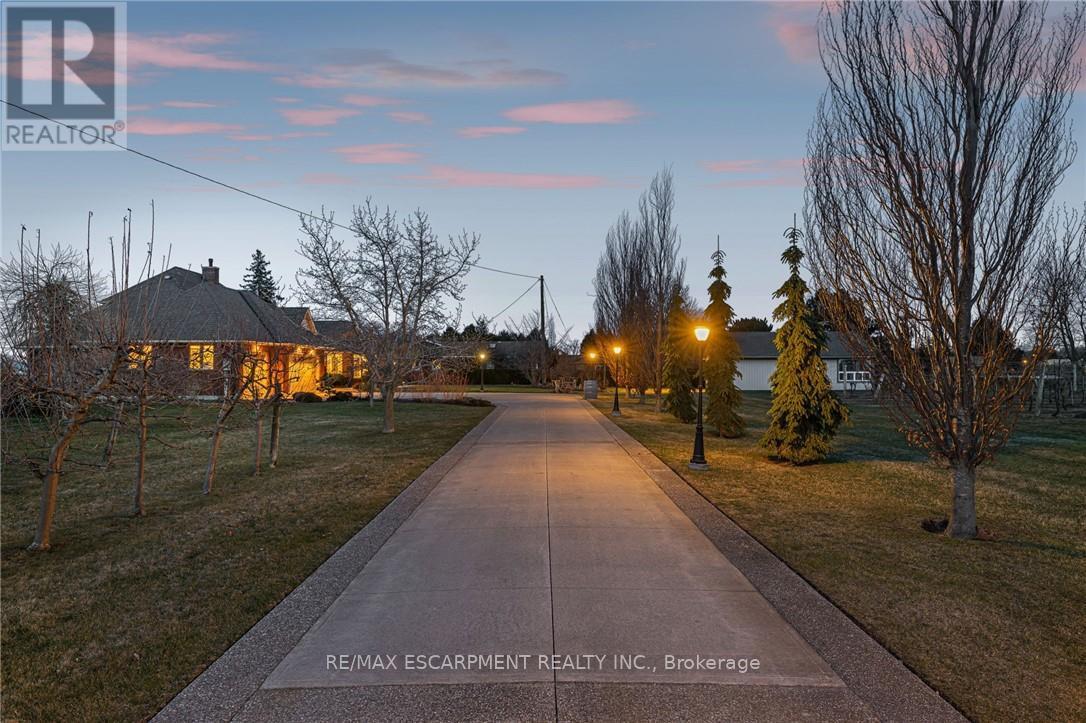 3503 LAKESHORE ROAD - 8