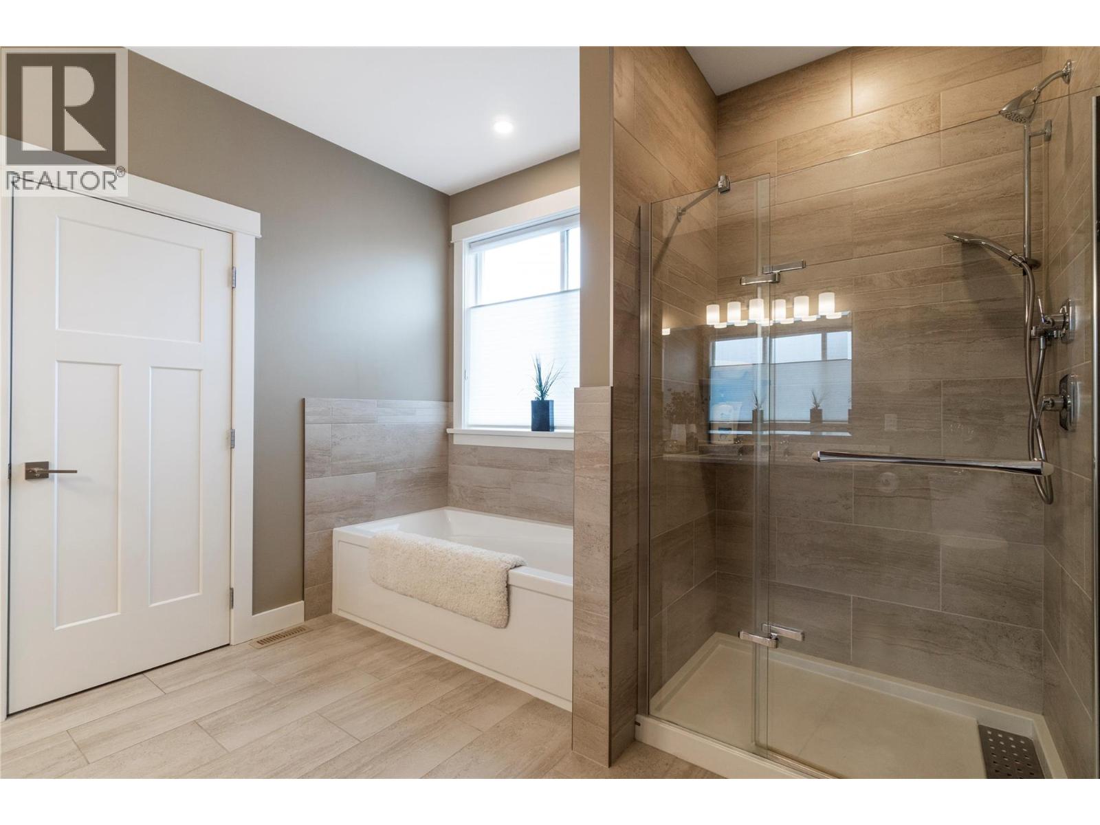  1281 24 Street Southeast, Salmon Arm