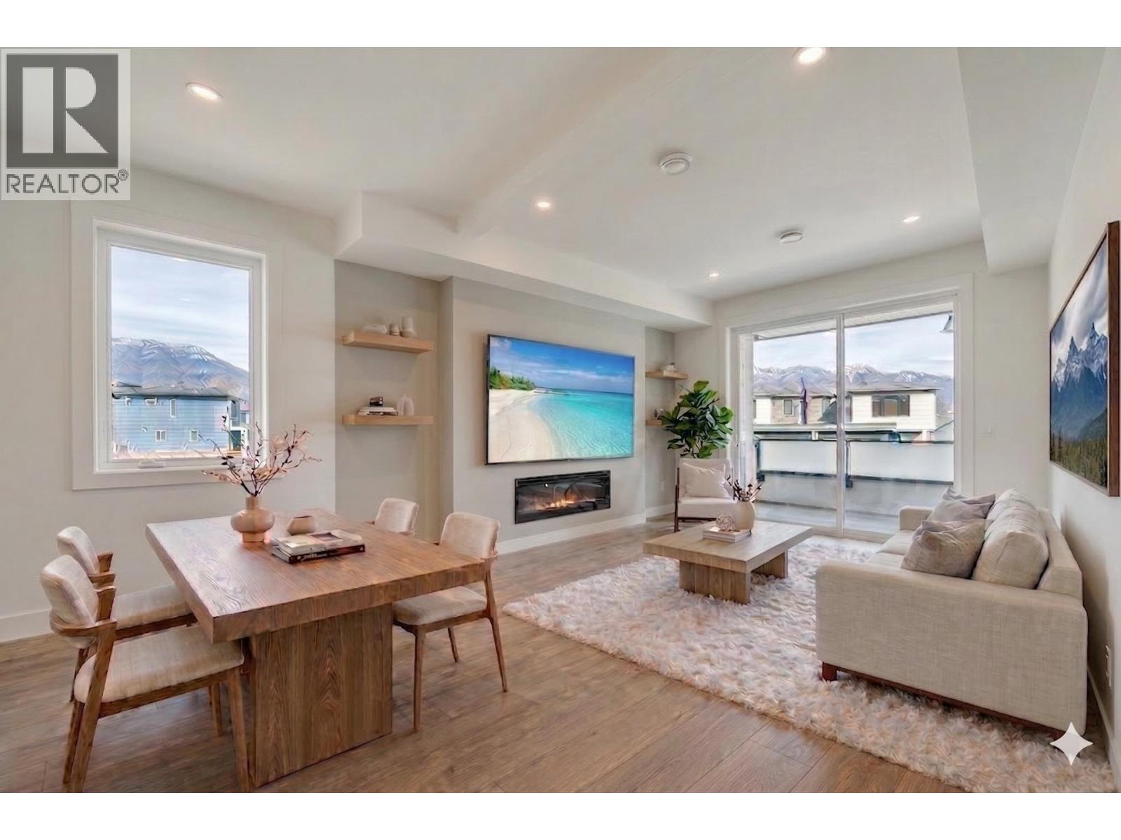 1006 PHARE CRESCENT, Pemberton