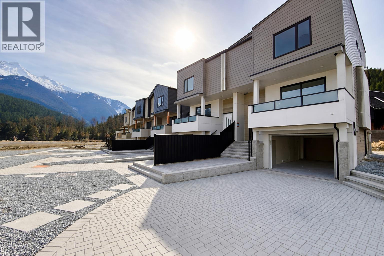 1006 PHARE CRESCENT, Pemberton