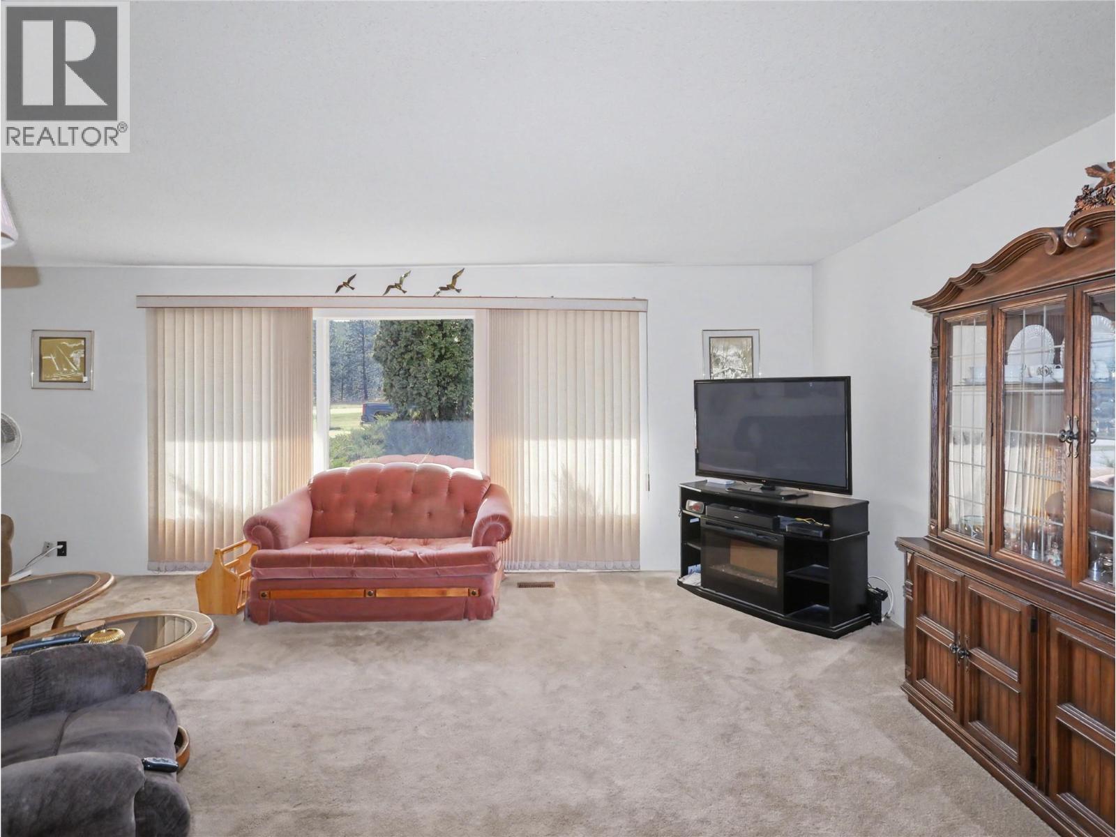 4065 Canning Road, Grand Forks