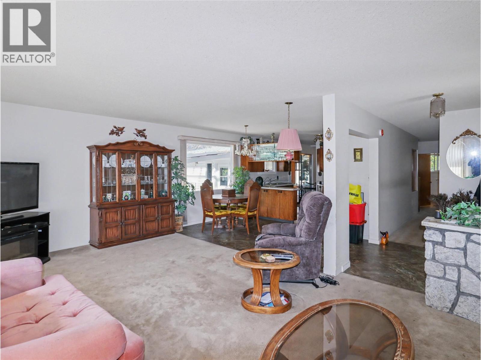 4065 Canning Road, Grand Forks