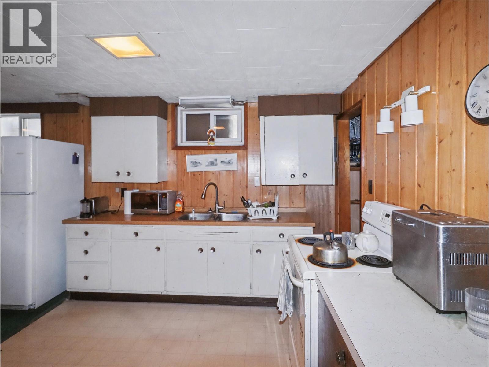 4065 Canning Road, Grand Forks