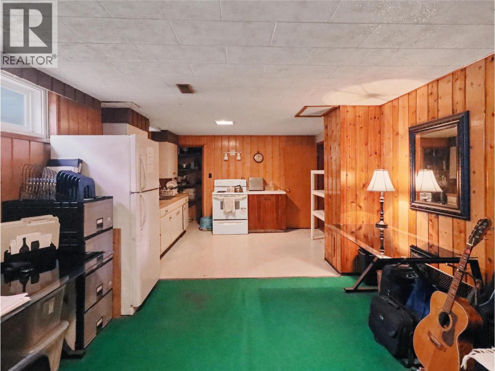 4065 Canning Road, Grand Forks