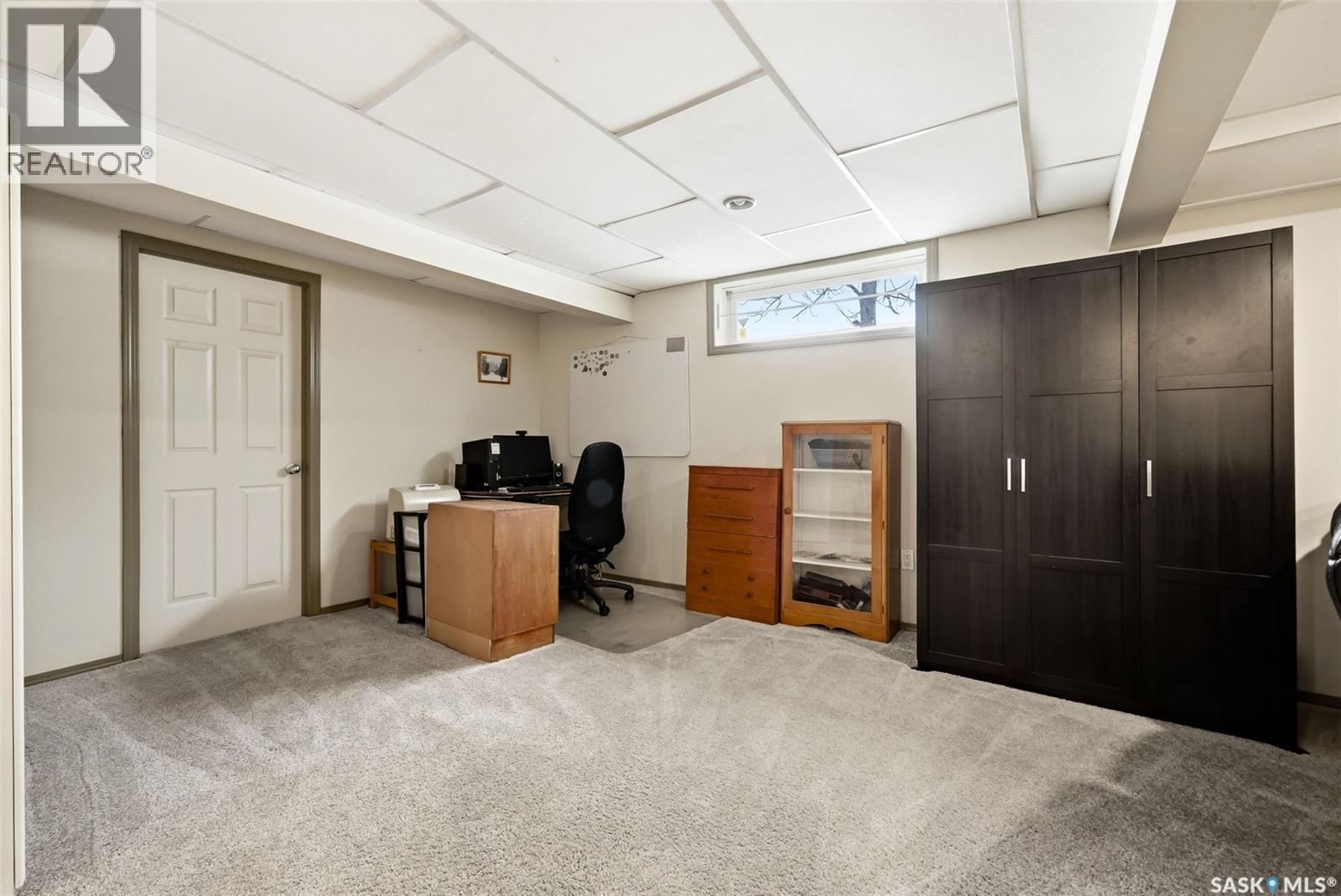 Single Family House 2 Level for Sale in  Bow BAY Regina 