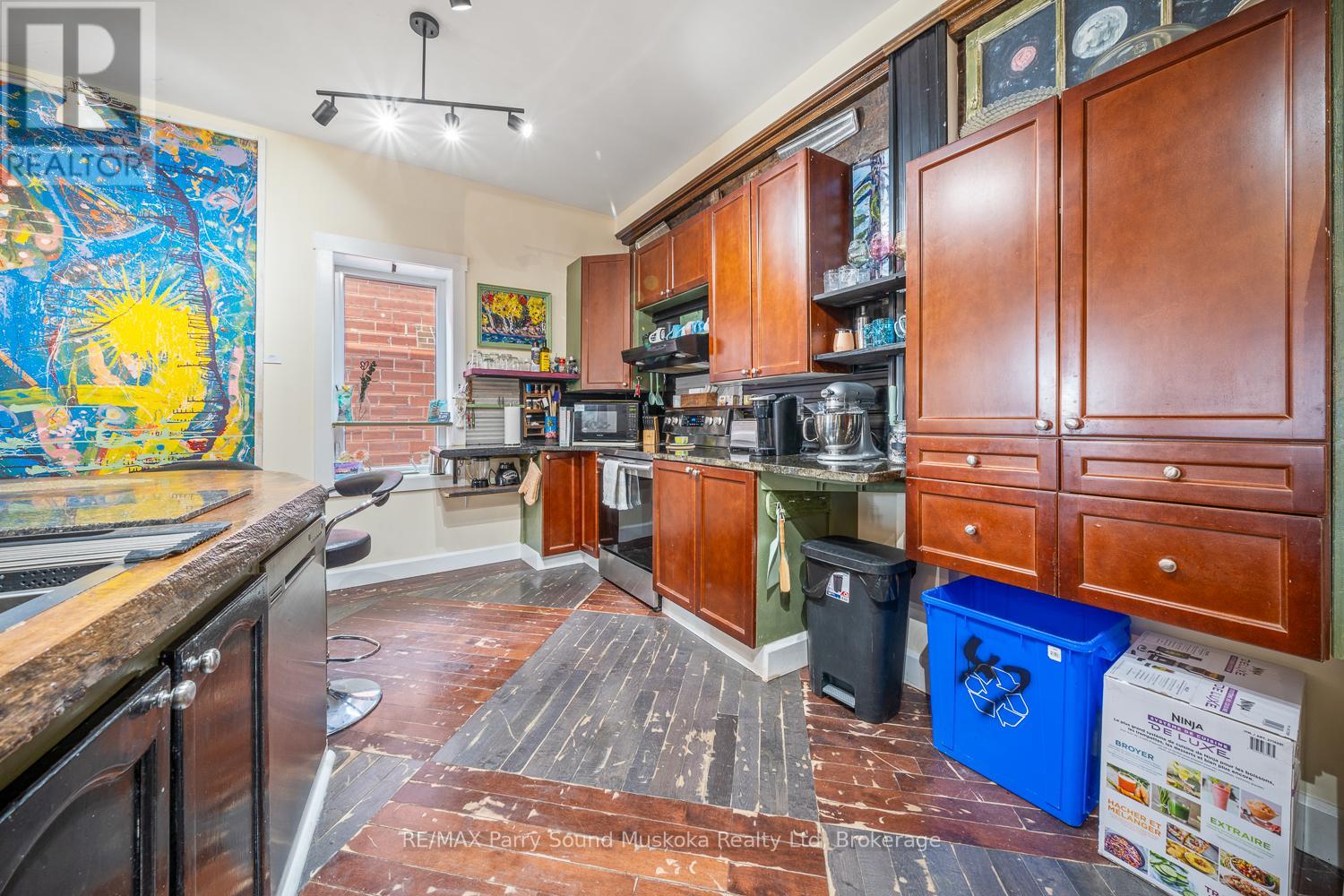 47 GIBSON STREET - 18