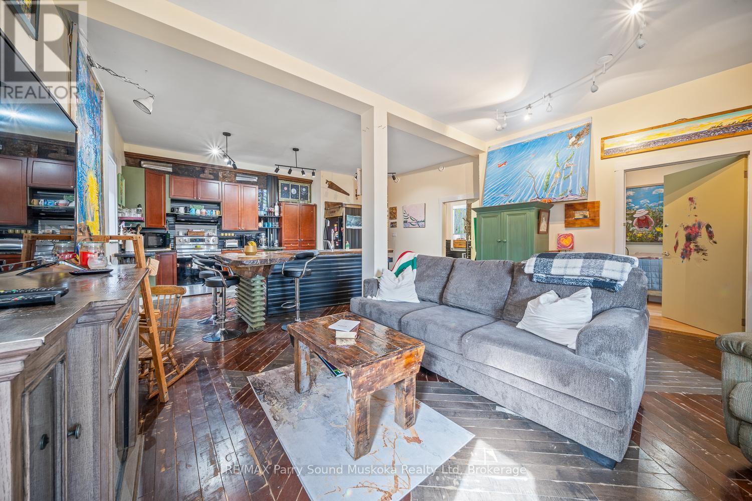 47 GIBSON STREET - 19