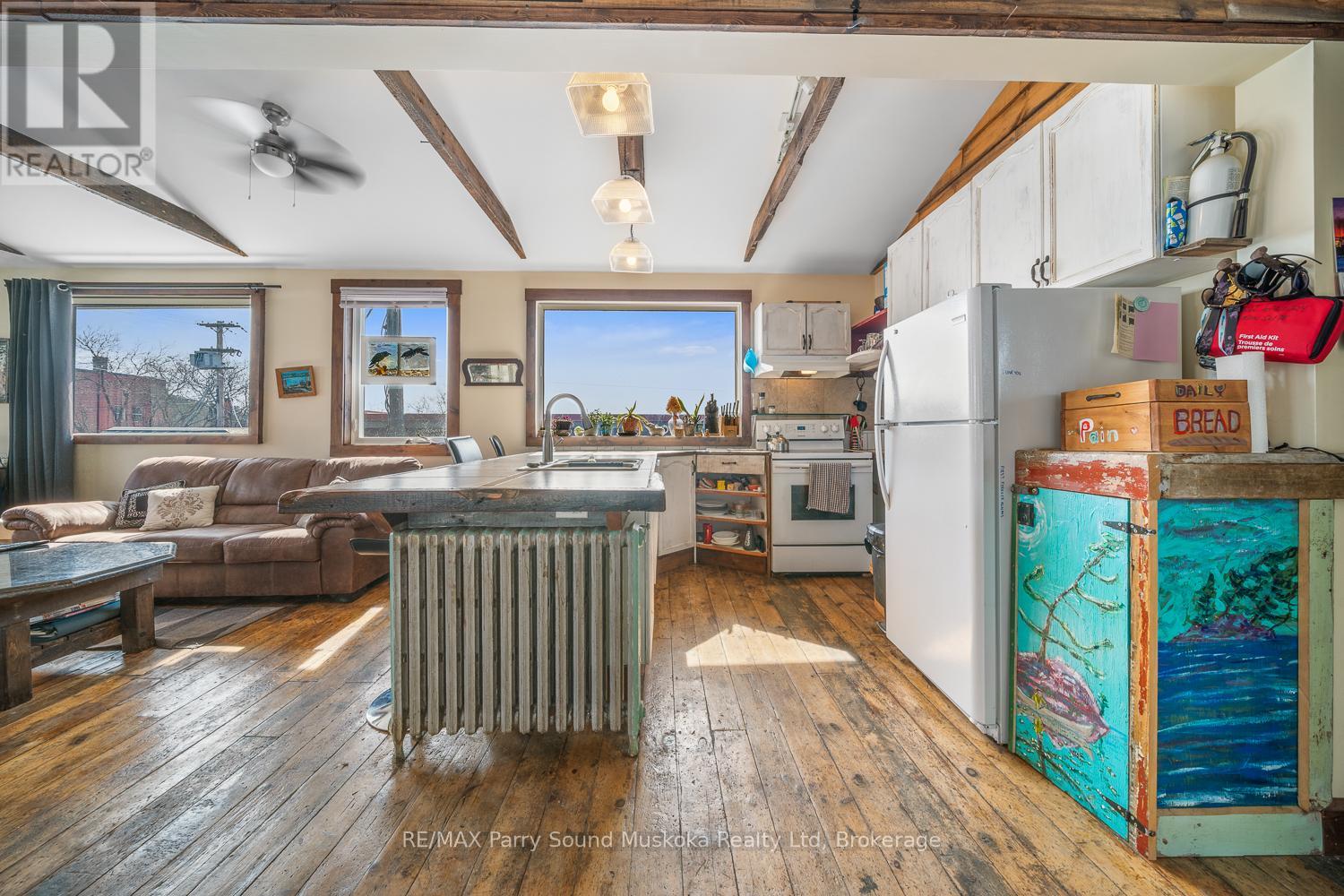 47 GIBSON STREET - 25