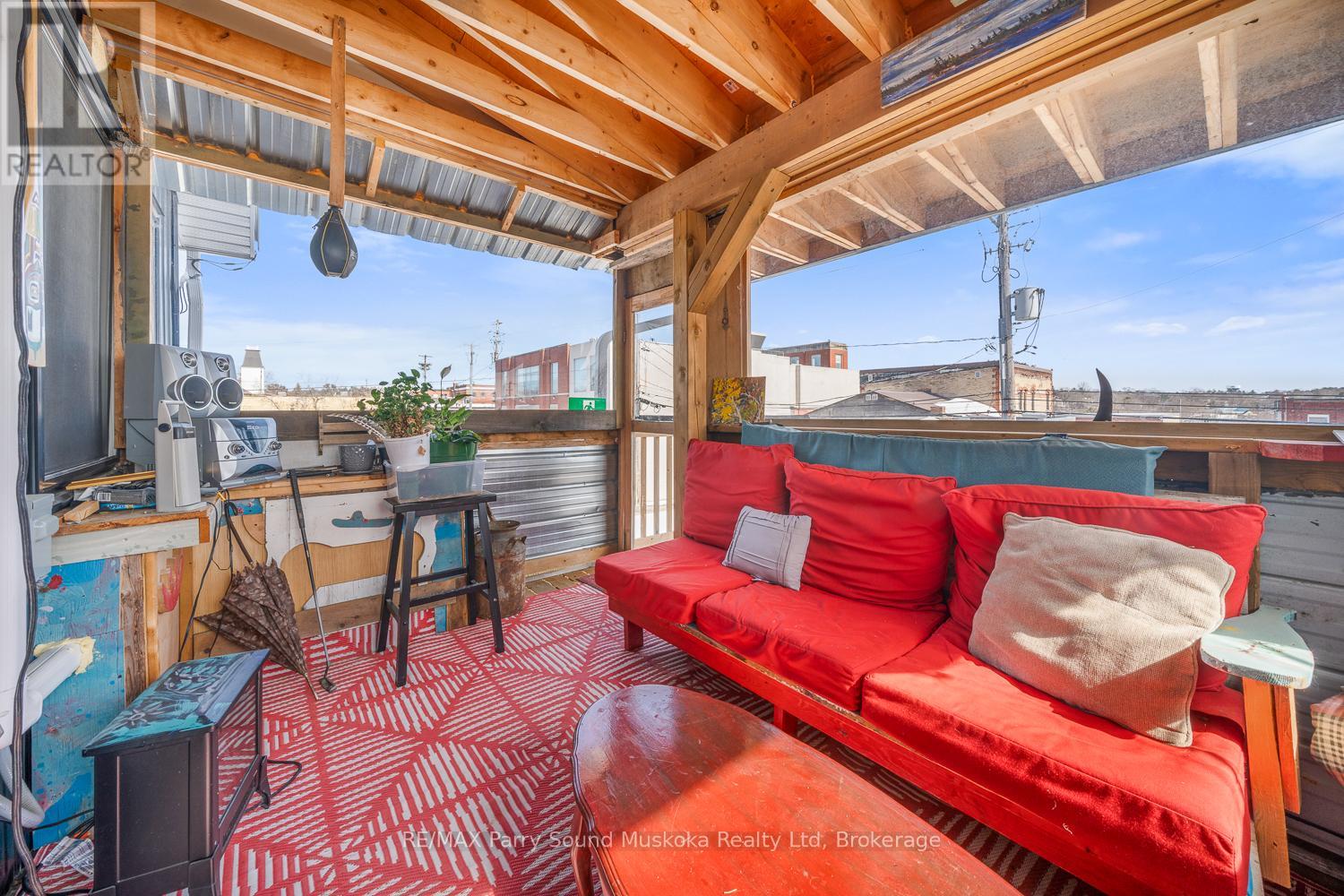 47 GIBSON STREET - 34