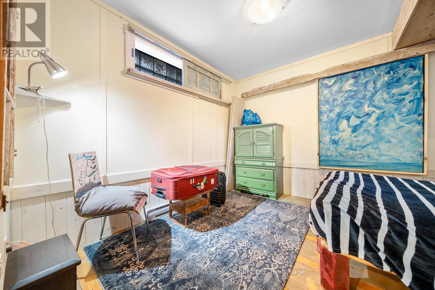 47 GIBSON STREET - 40