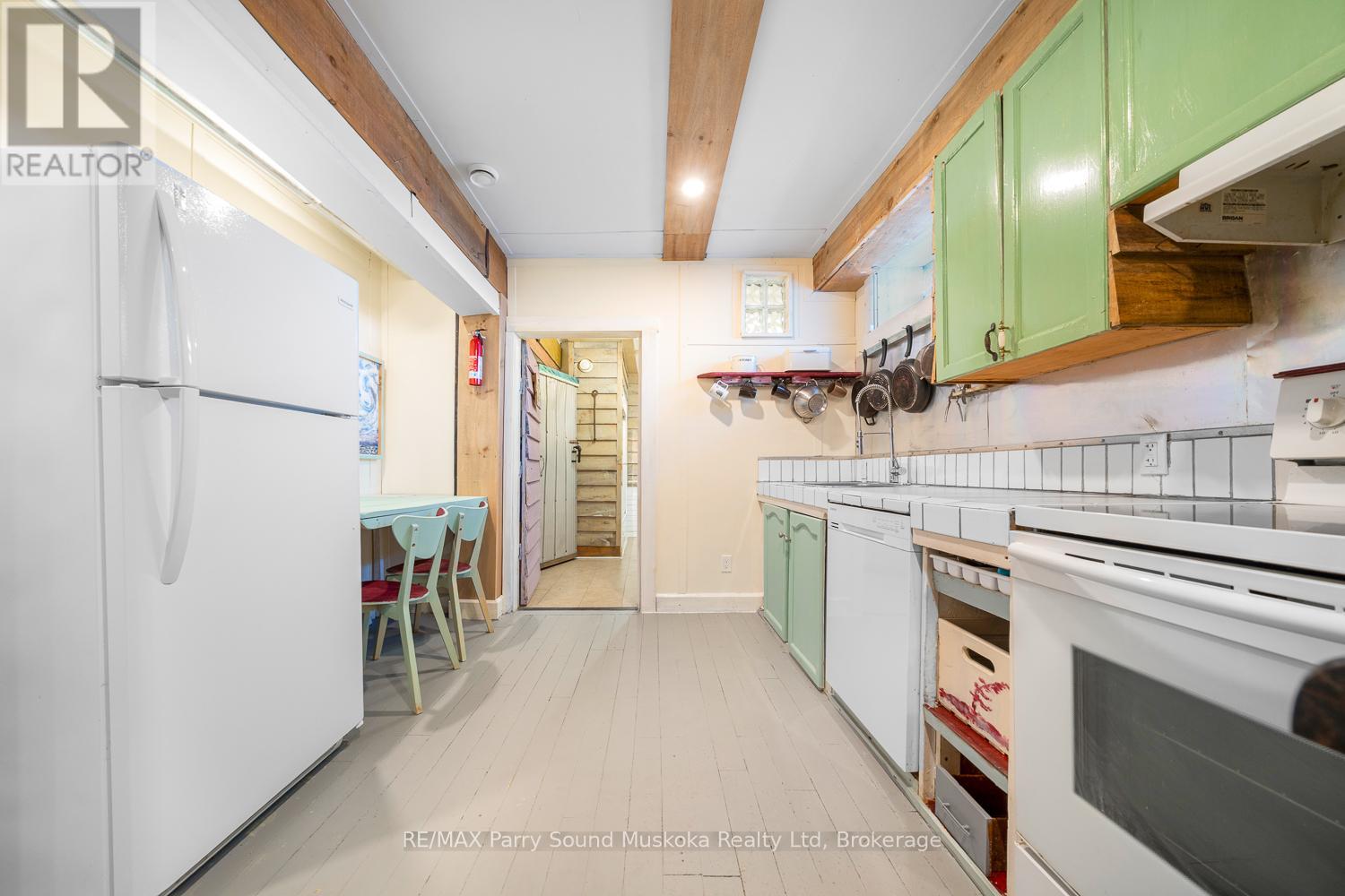 47 GIBSON STREET - 42