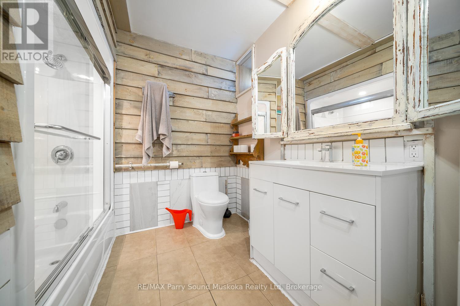 47 GIBSON STREET - 44