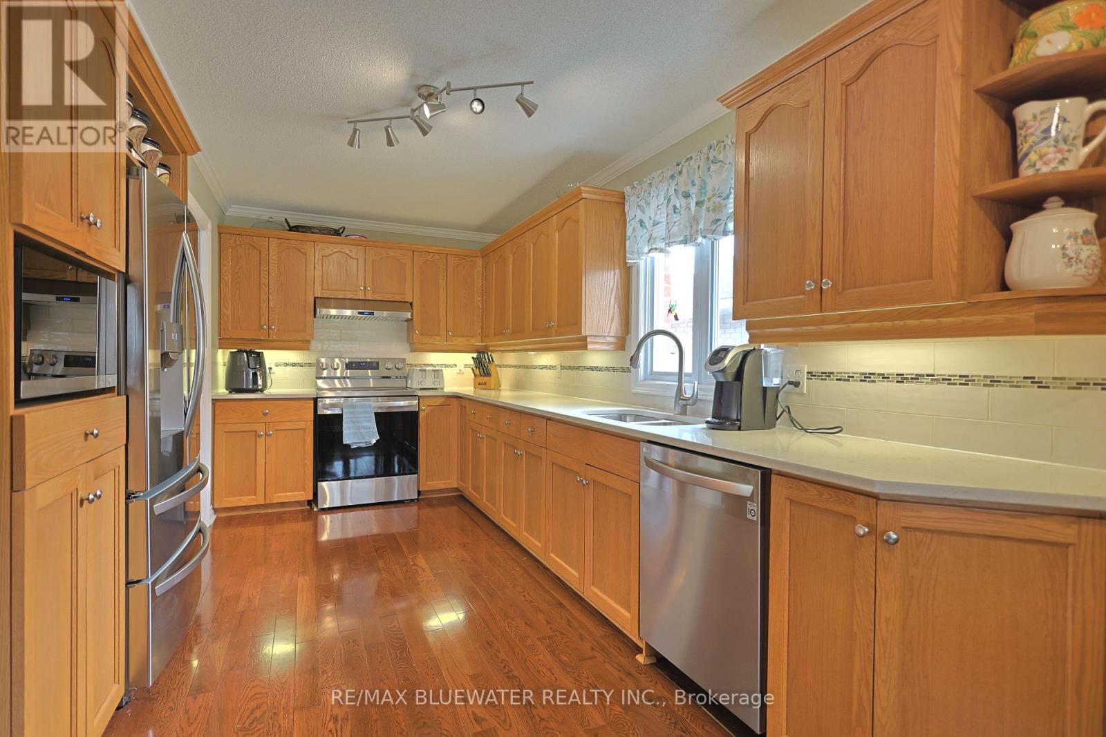 365 STATION STREET - 15