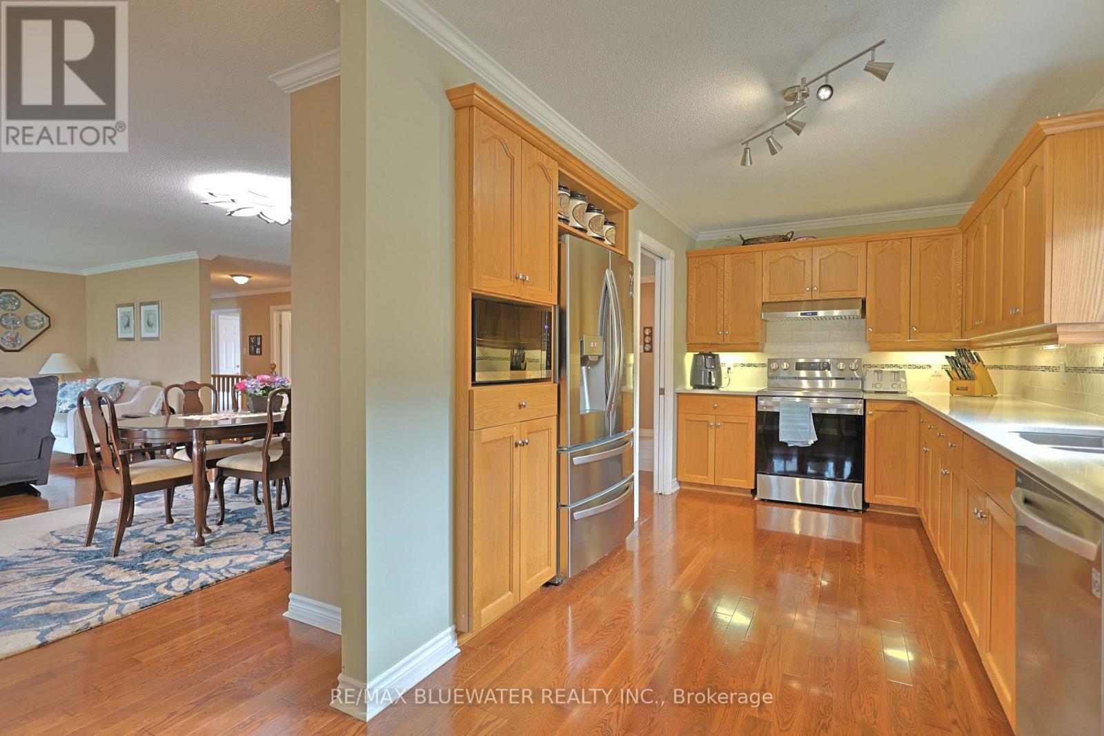 365 STATION STREET - 16