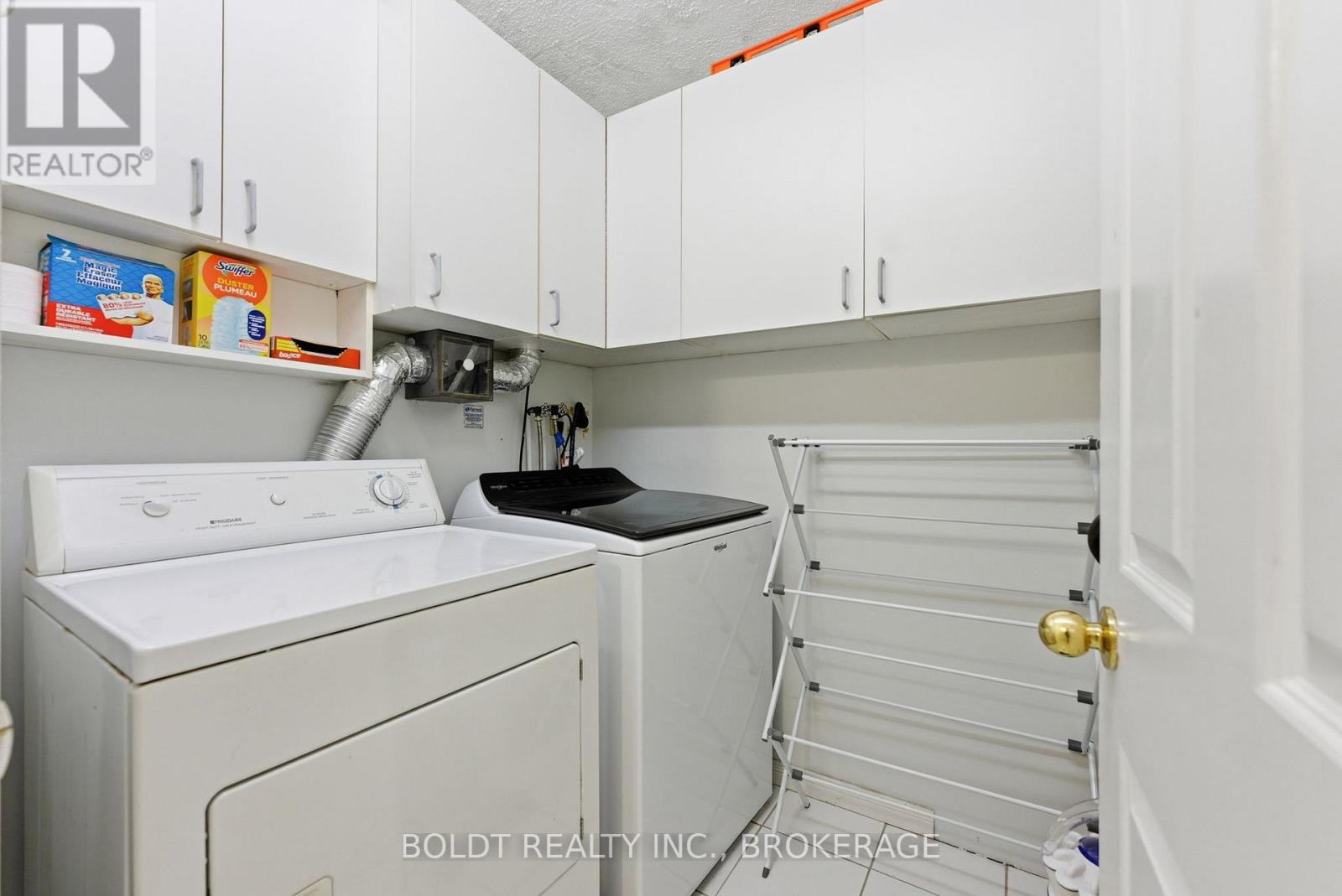 #202 10 AJAX STREET - 16