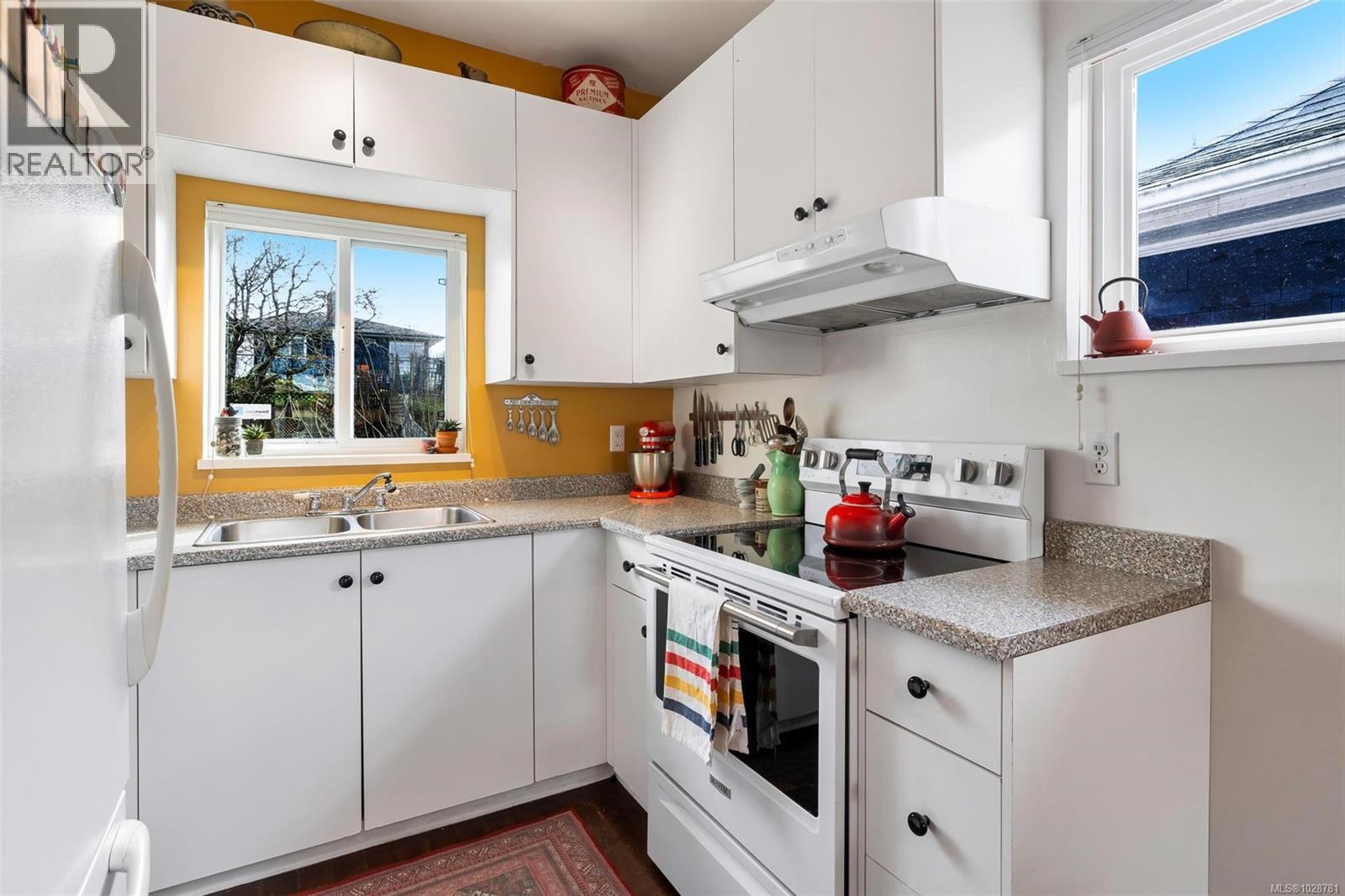  483 Constance Avenue, Esquimalt