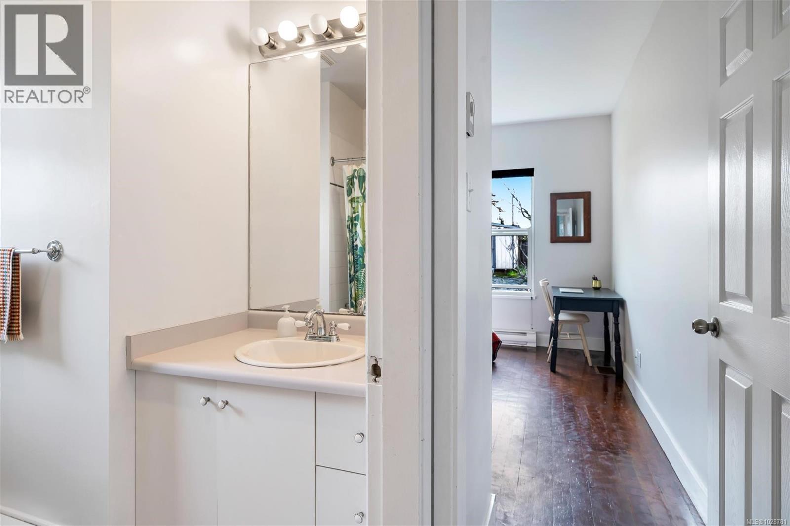  483 Constance Avenue, Esquimalt