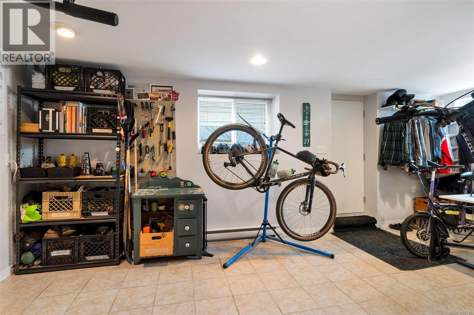  483 Constance Avenue, Esquimalt