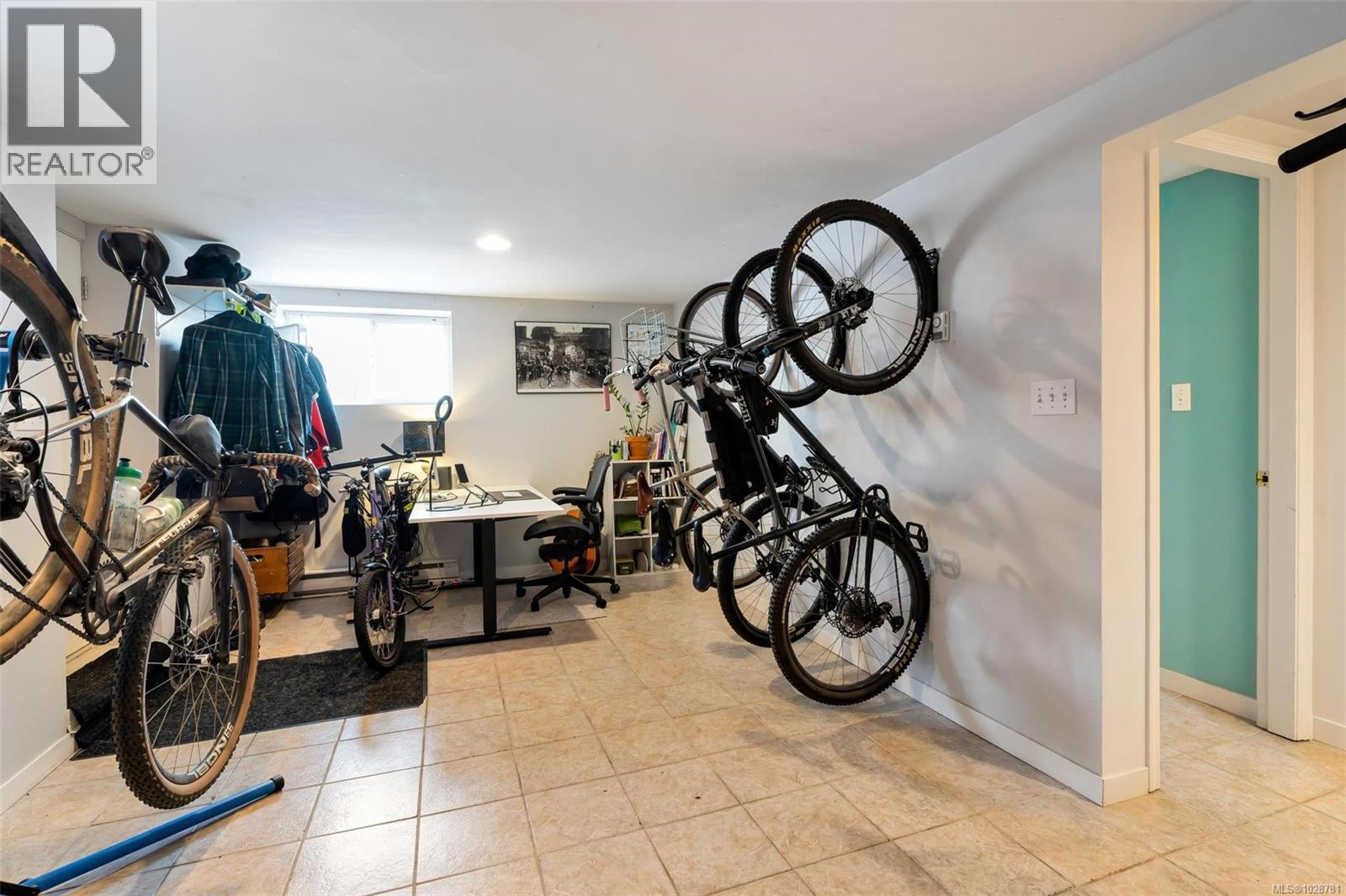  483 Constance Avenue, Esquimalt