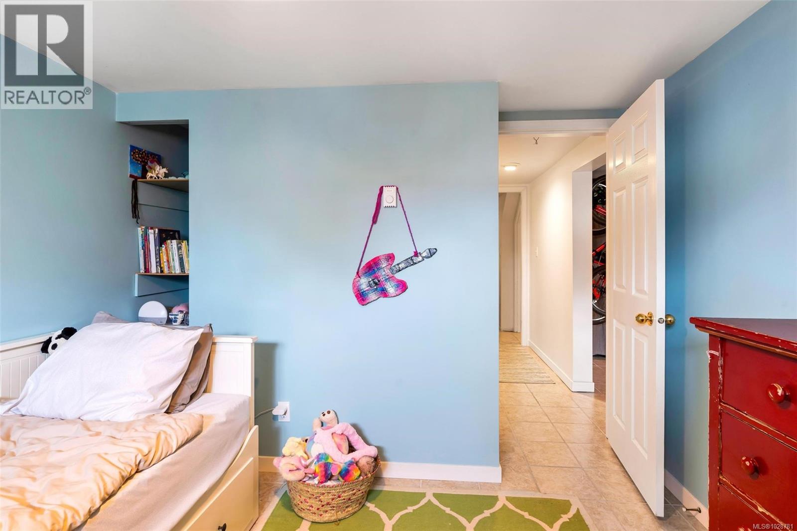  483 Constance Avenue, Esquimalt