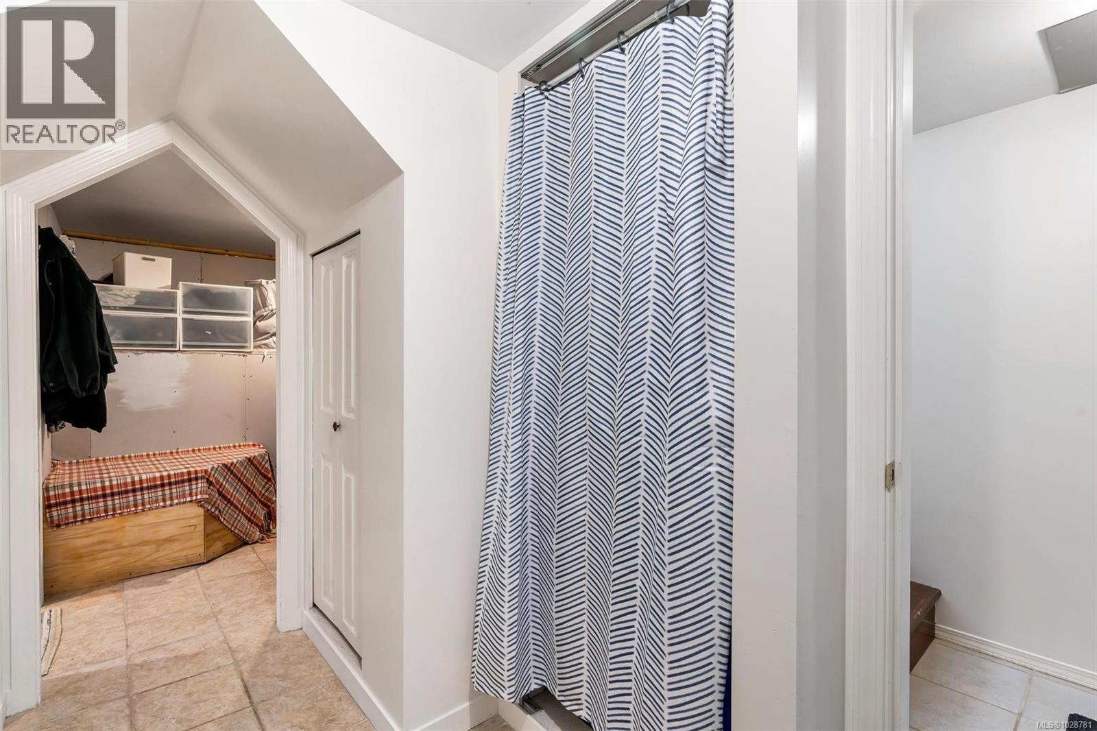  483 Constance Avenue, Esquimalt