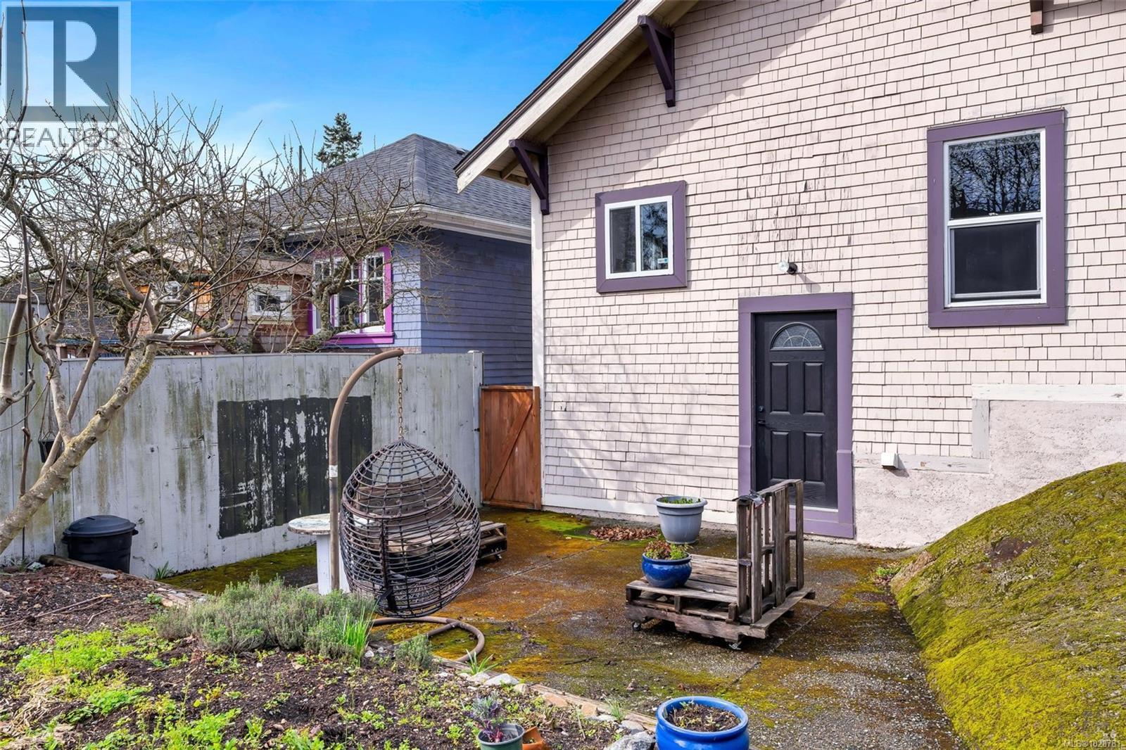  483 Constance Avenue, Esquimalt