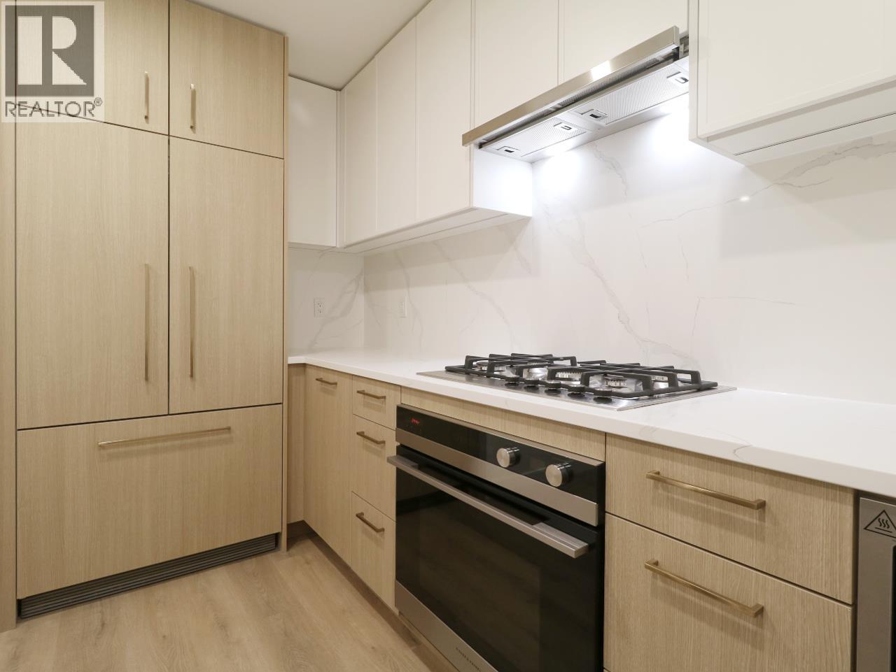 112 390 GUILBY STREET, Coquitlam