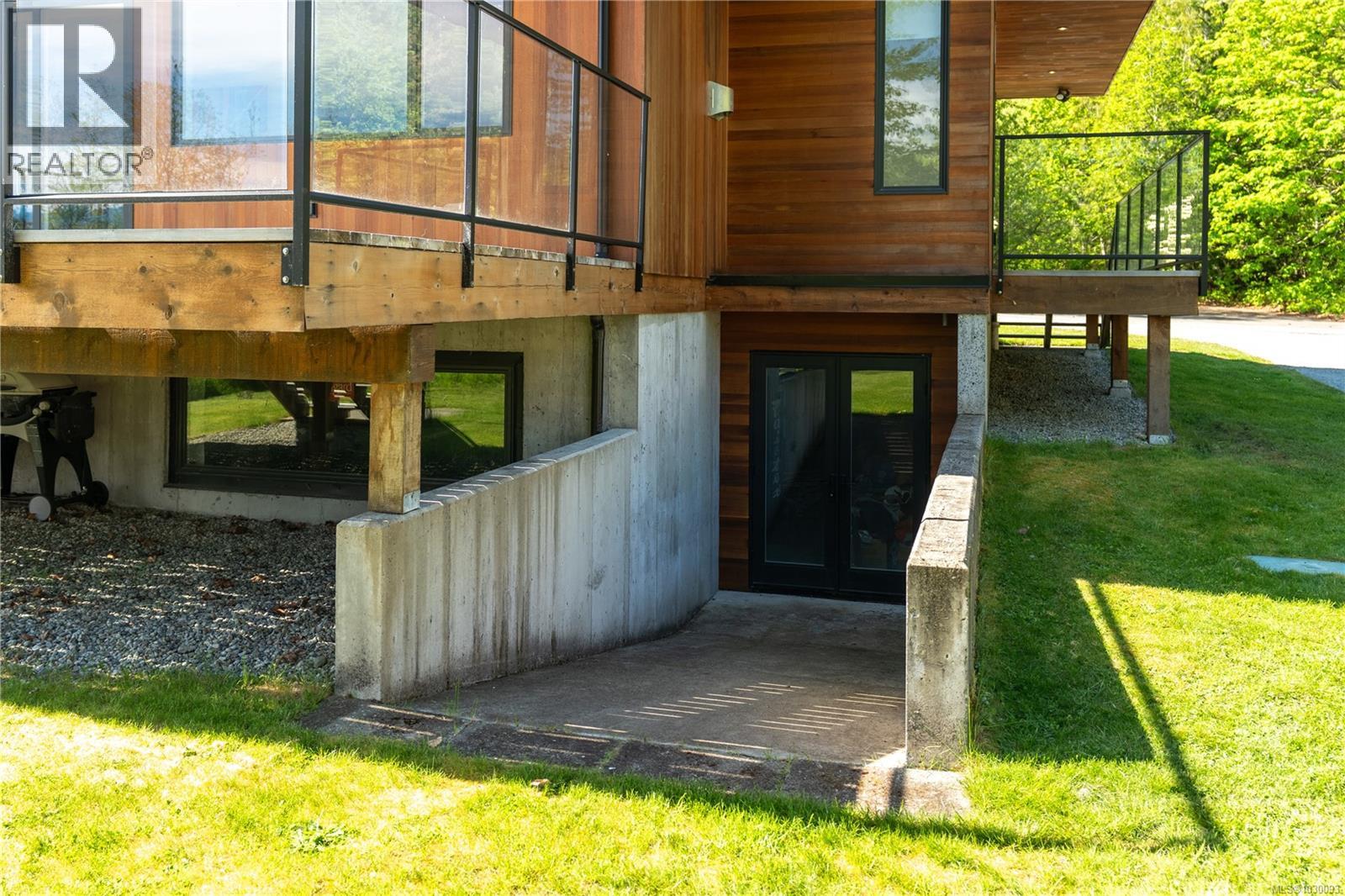  9905 Stin-Qua Road, Honeymoon Bay