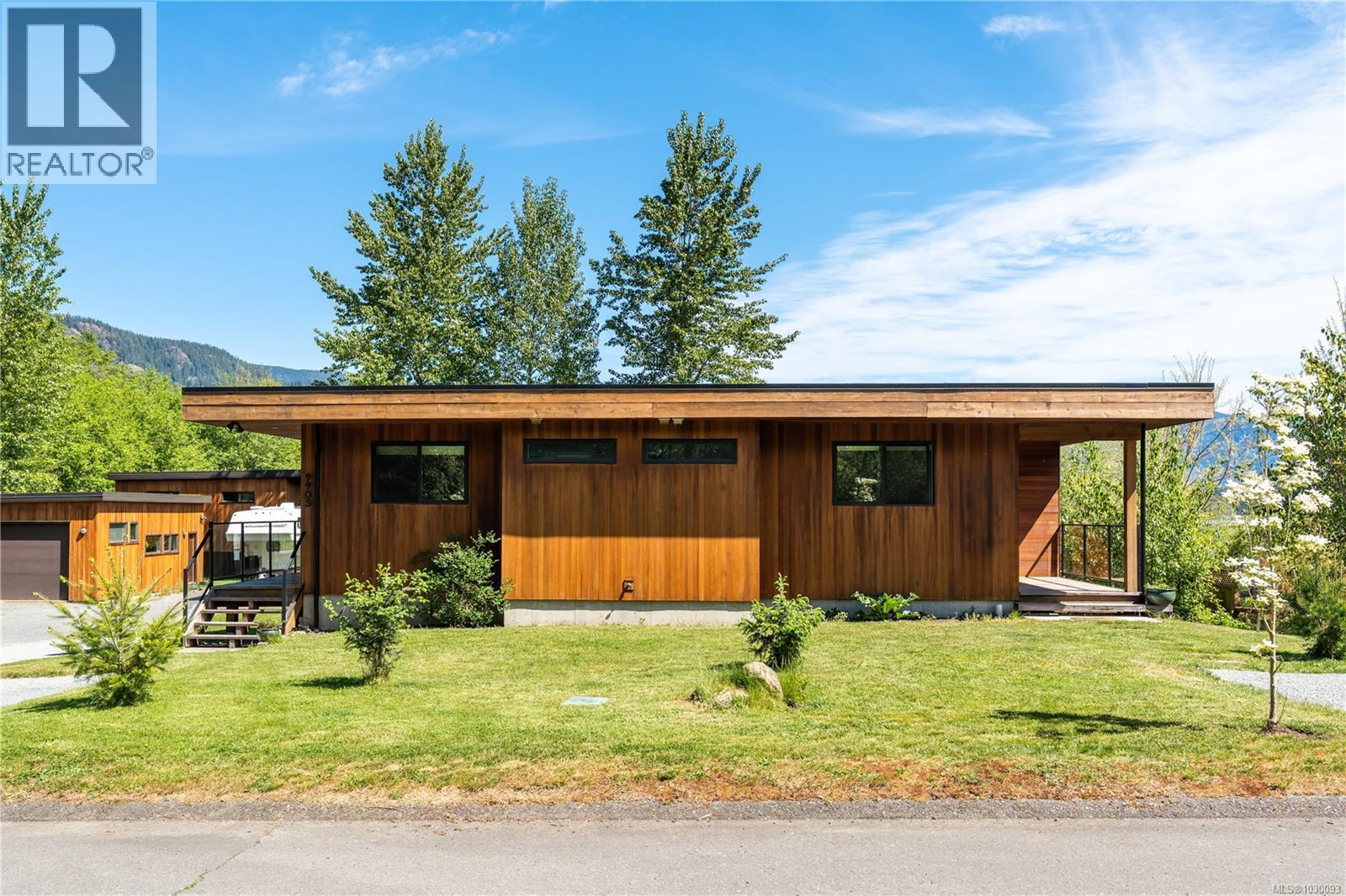  9905 Stin-Qua Road, Honeymoon Bay