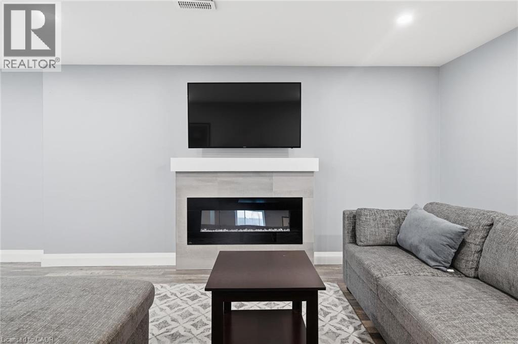 4 HARVARD Court - 37