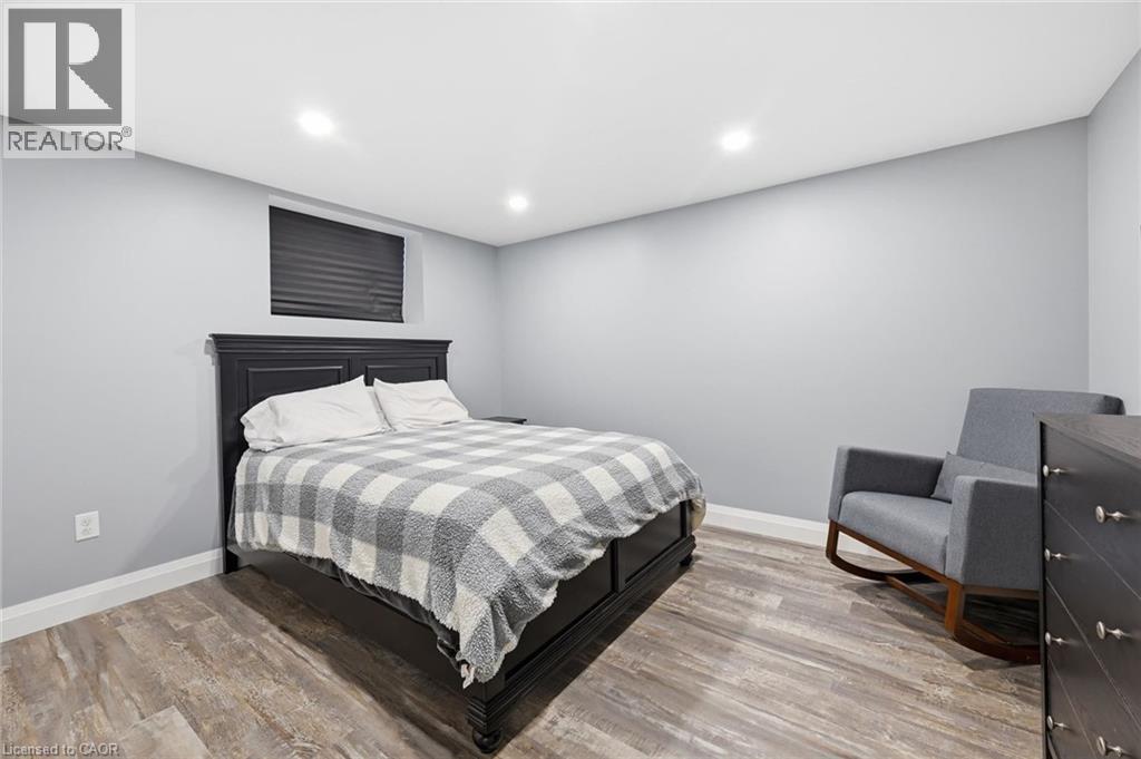 4 HARVARD Court - 39
