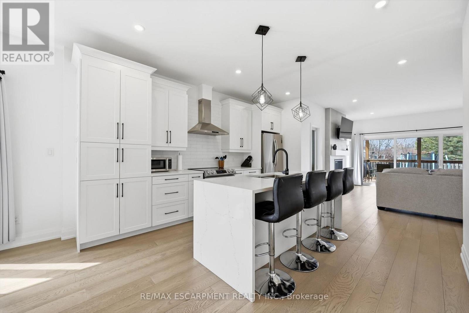 4 HARVARD COURT - 11