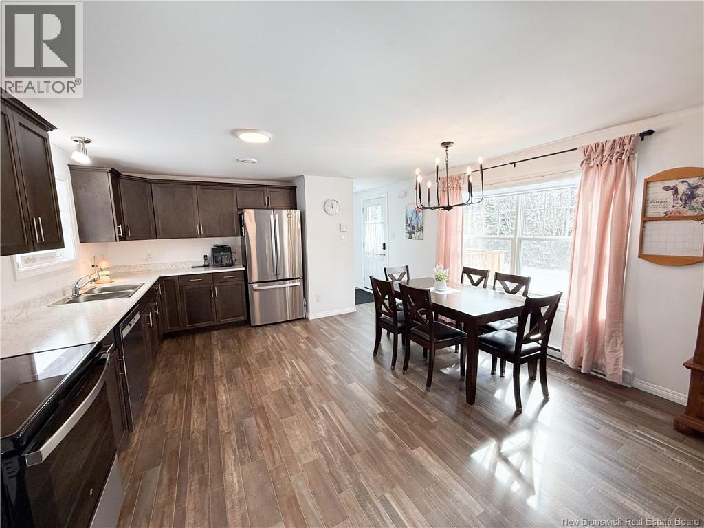 36 Orchard Crescent — photo 4