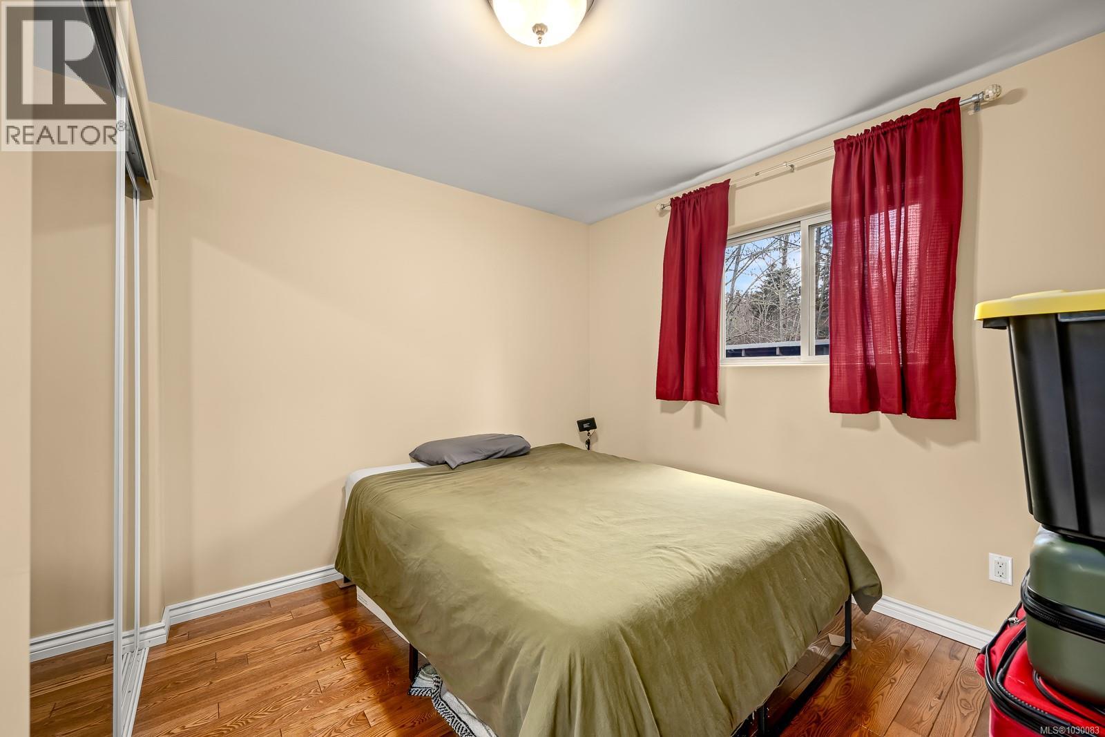 6590 COUNTRY RD - 40