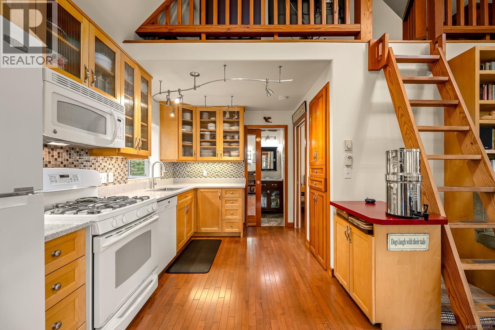 6590 COUNTRY RD - 15