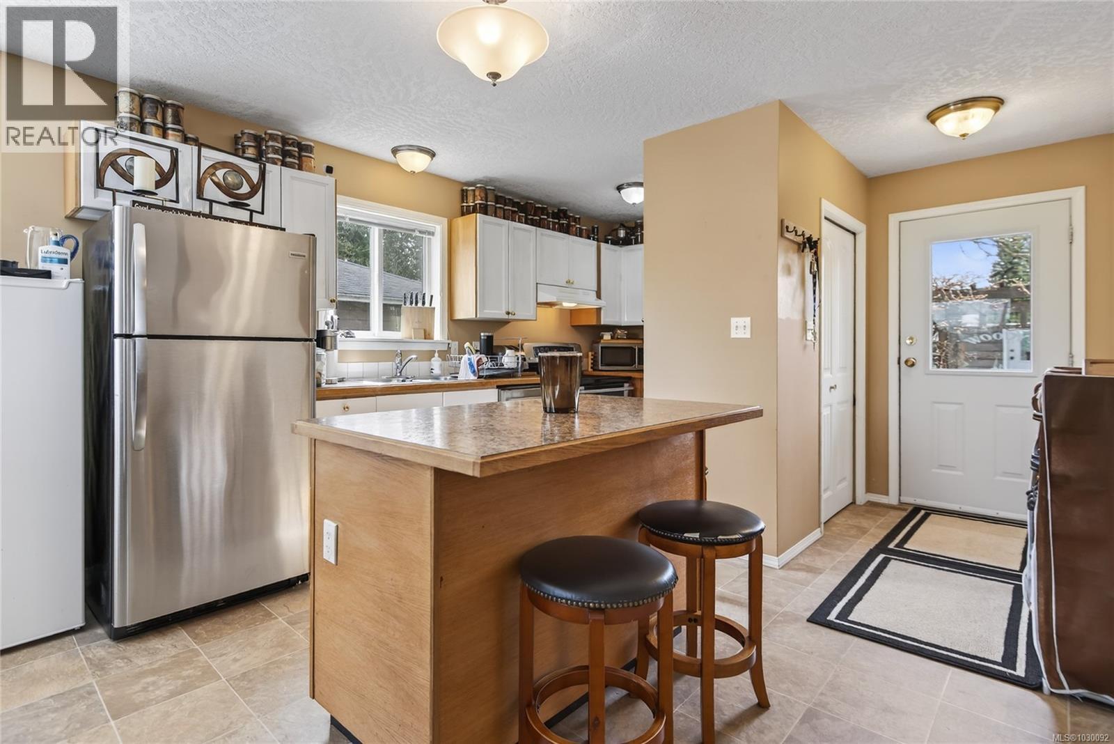 7874 & 7876 FAIRVIEW RD - 19