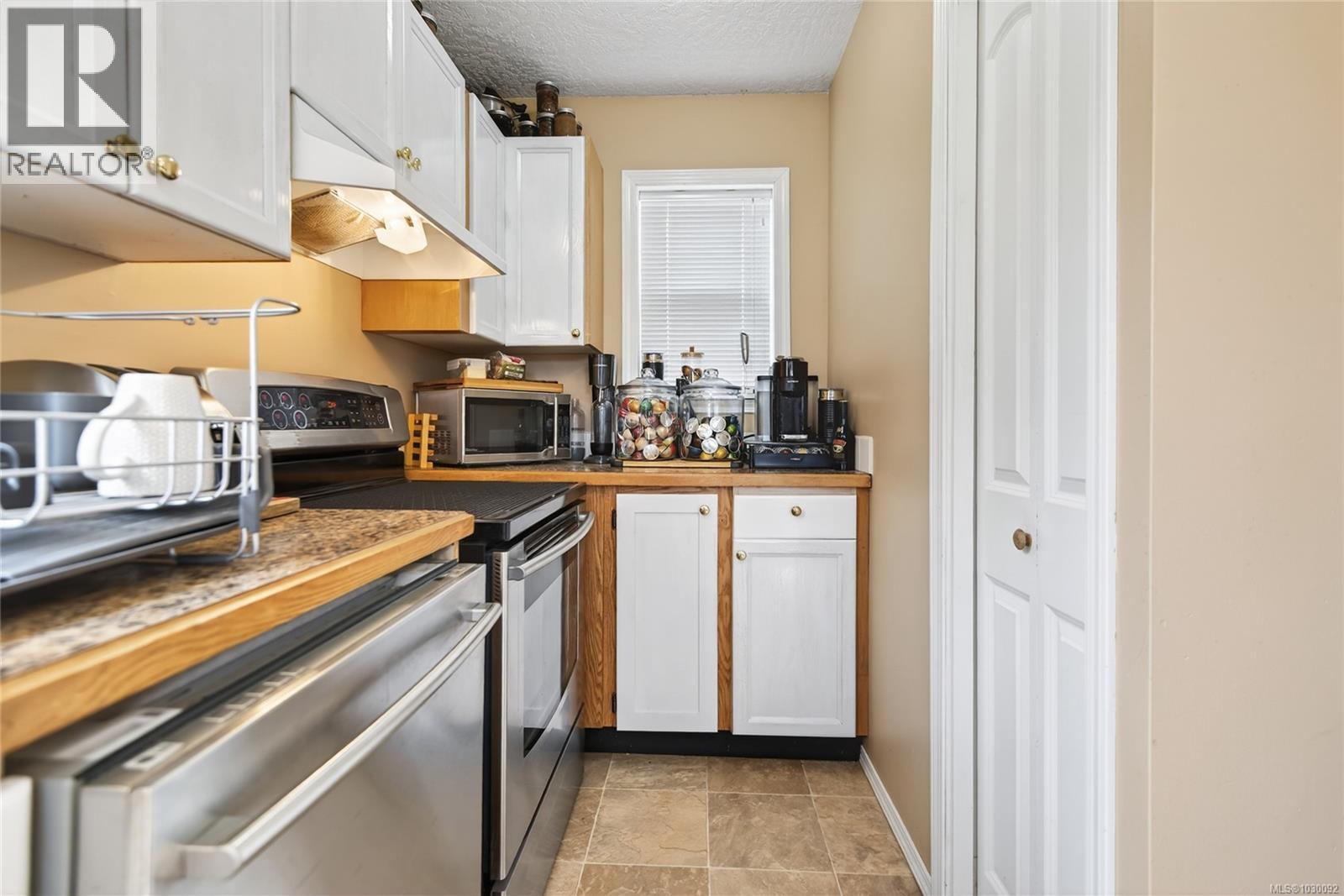 7874 & 7876 FAIRVIEW RD - 20