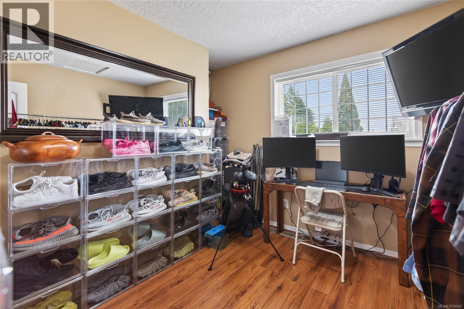 7874 & 7876 FAIRVIEW RD - 32