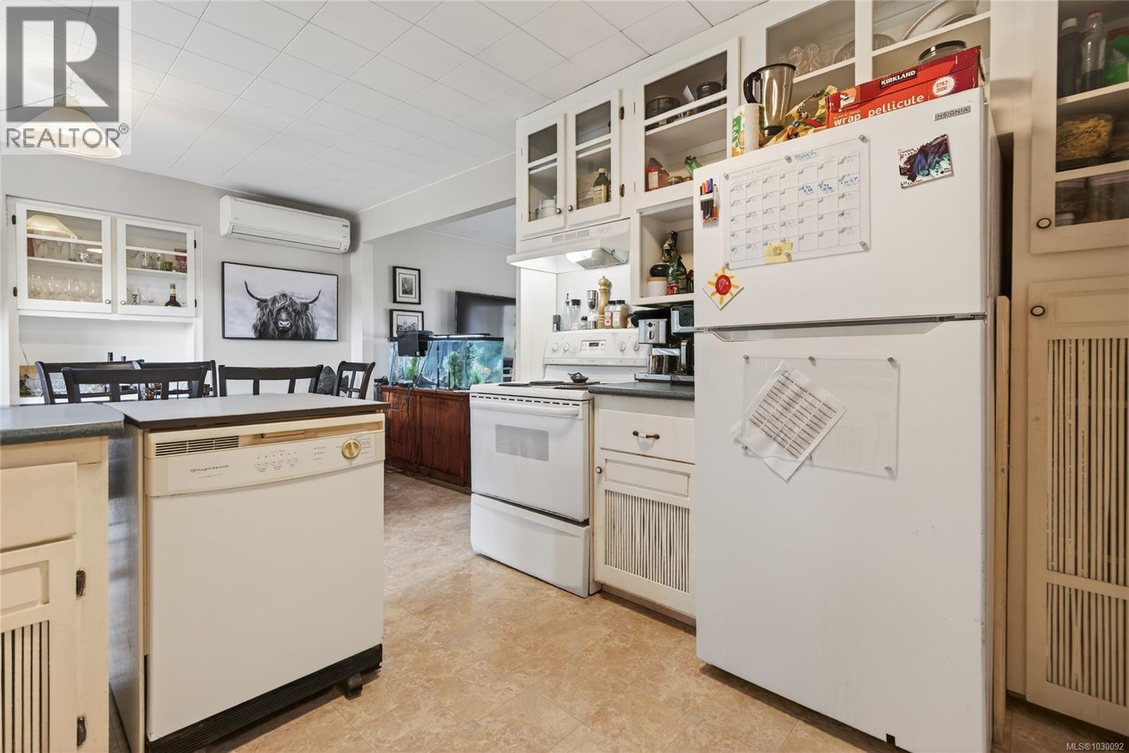 7874 & 7876 FAIRVIEW RD - 45