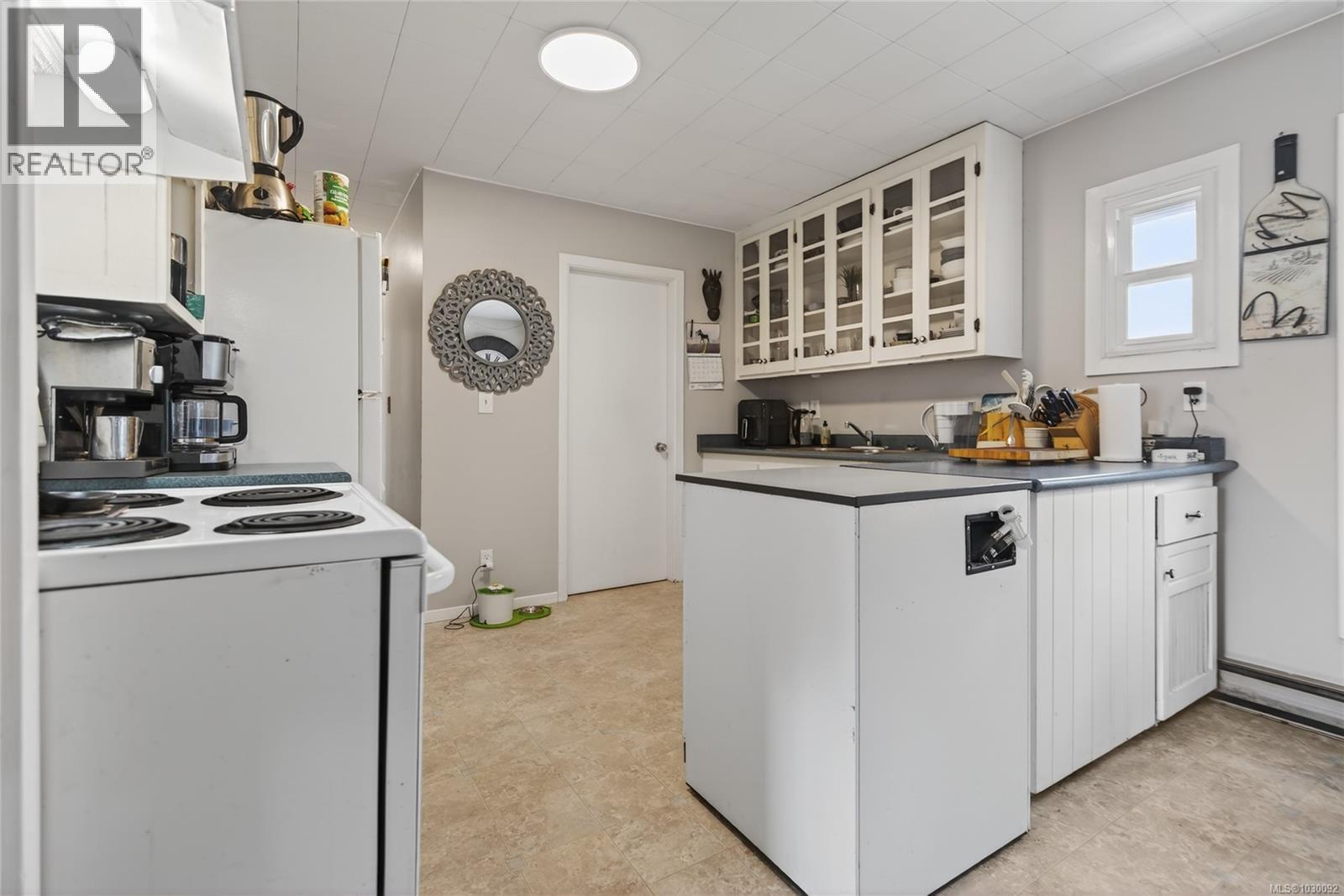 7874 & 7876 FAIRVIEW RD - 46