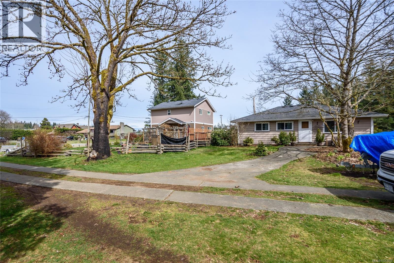 7874 & 7876 FAIRVIEW RD - 63