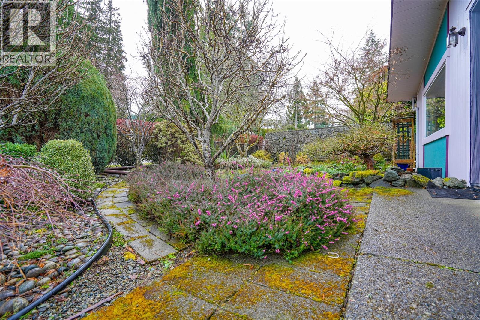 2552 14TH AVE - Image 2